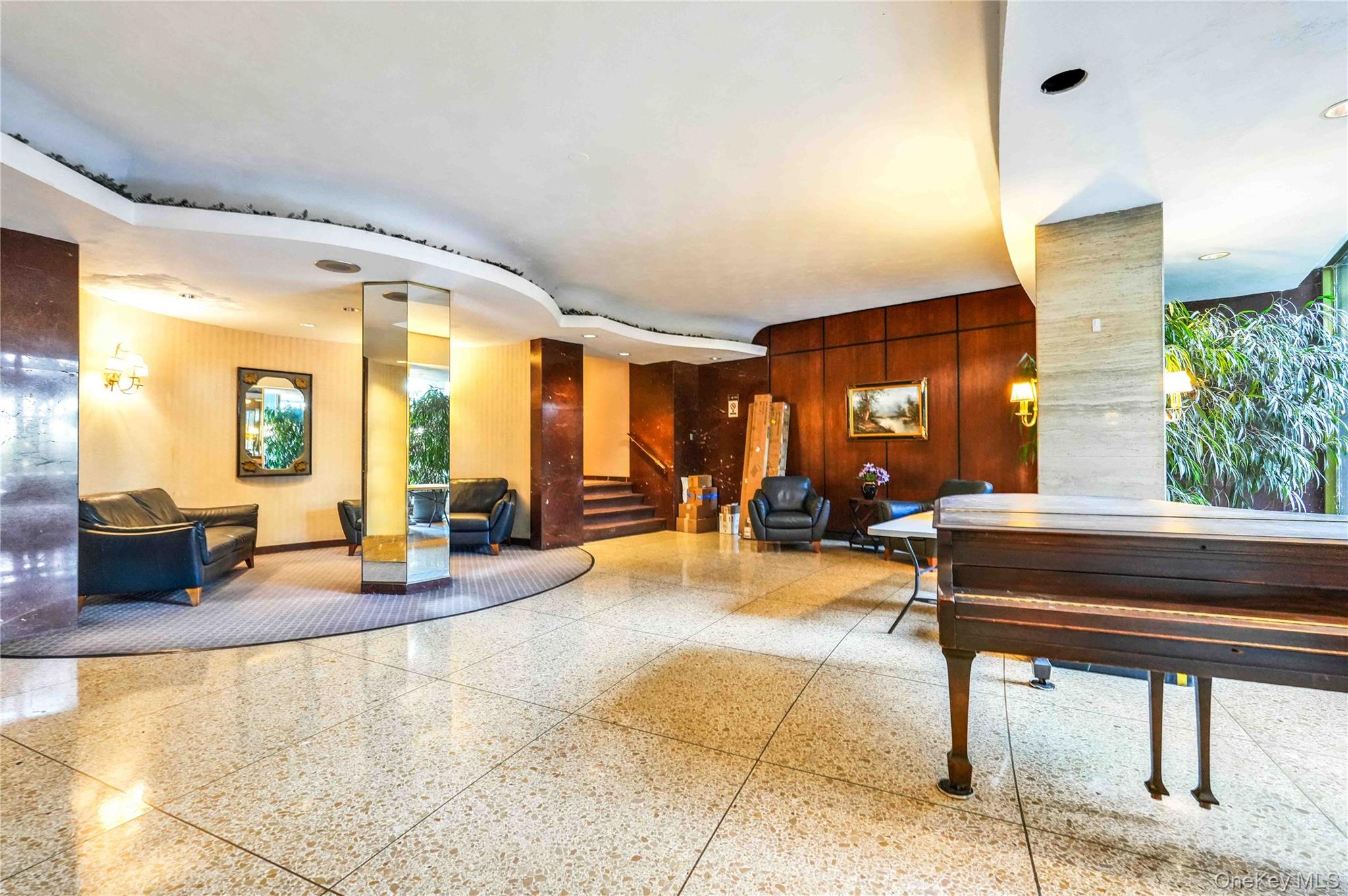 6120 Grand Central Parkway, Unit B605 photo 3
