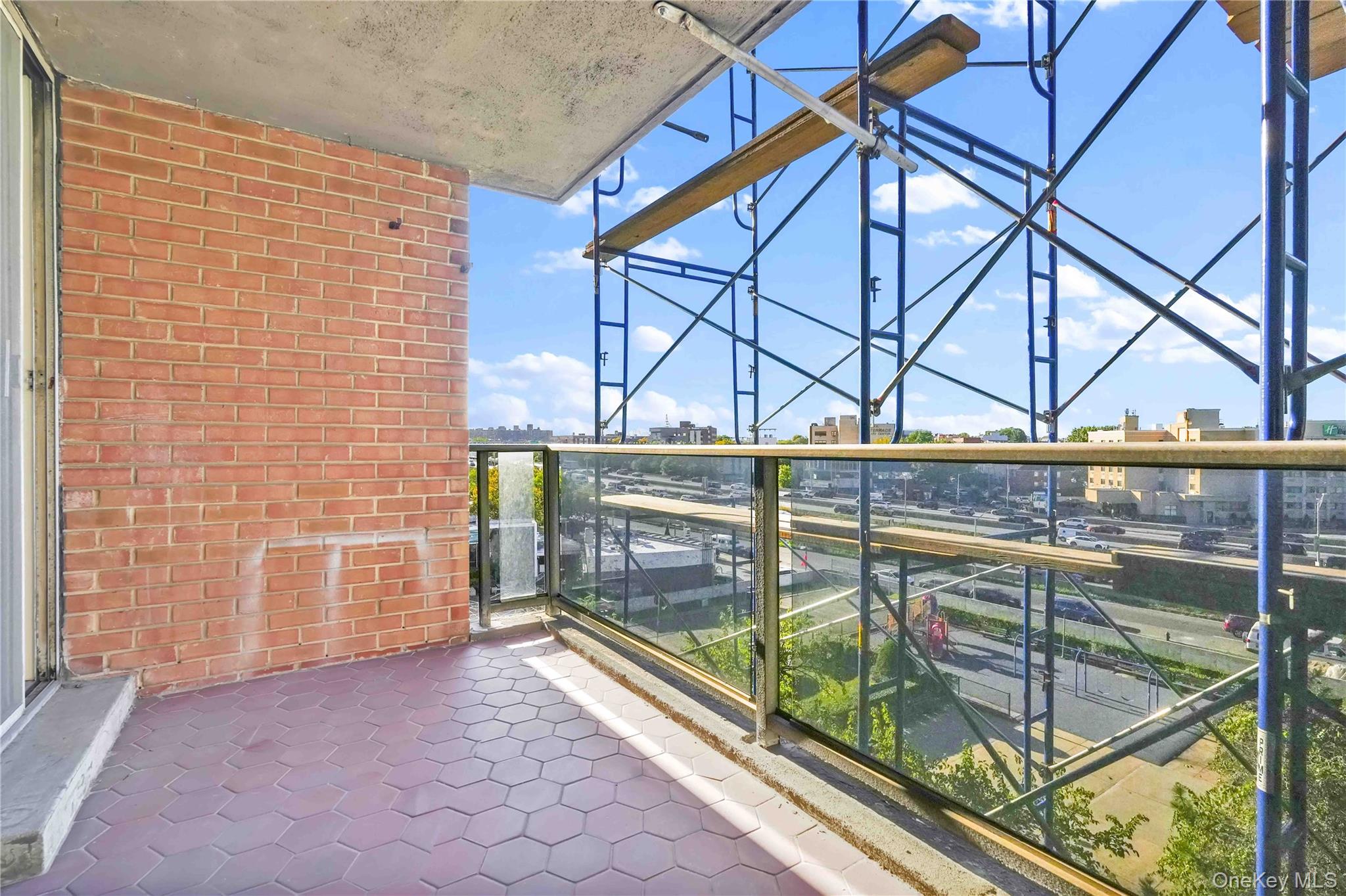 6120 Grand Central Parkway, Unit B605 photo 20