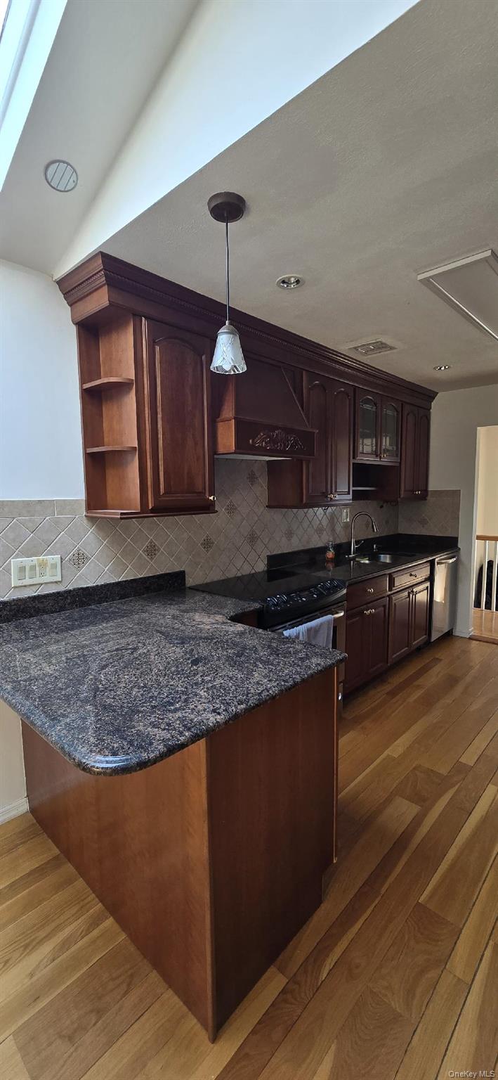 374 Vermont Avenue – For Sale photo 3