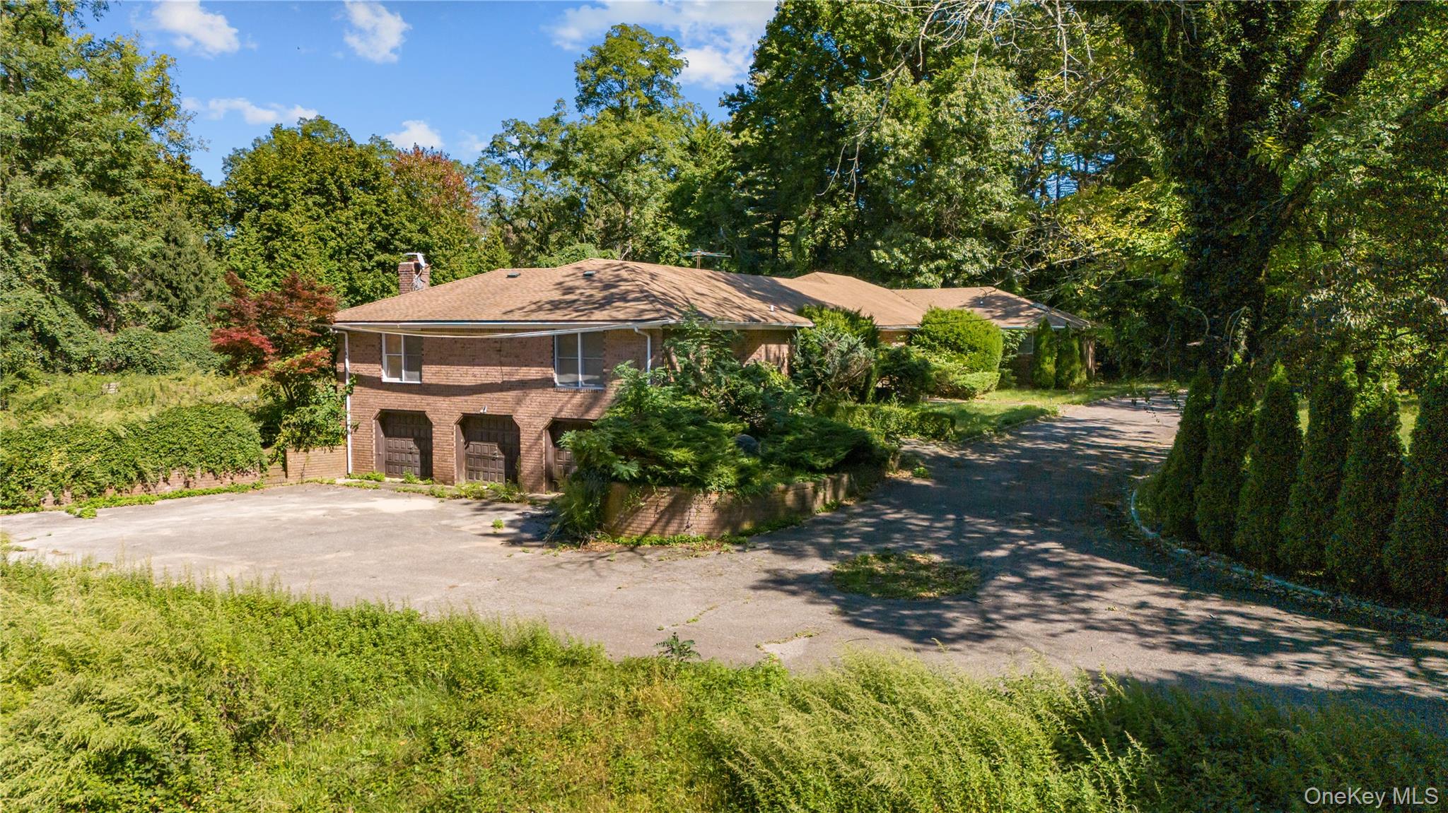 169 Middle Neck Road – For Sale photo 9