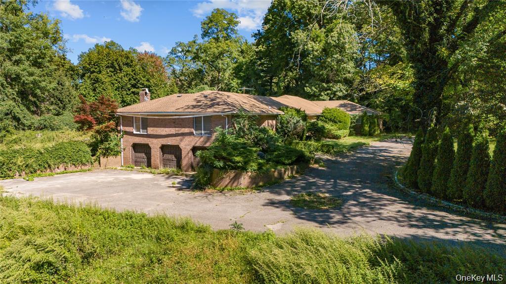 169 Middle Neck Road – For Sale photo 9