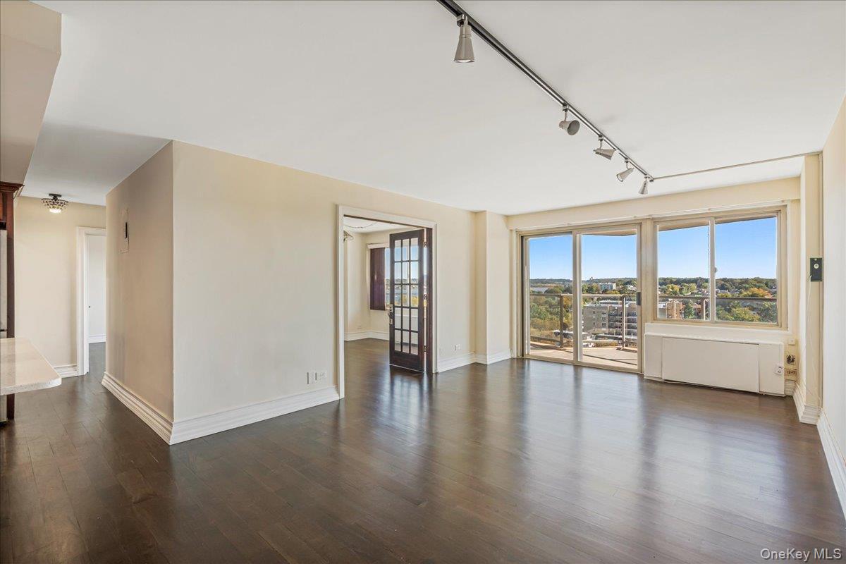 18-15 215th Street, Unit 10 P photo 6