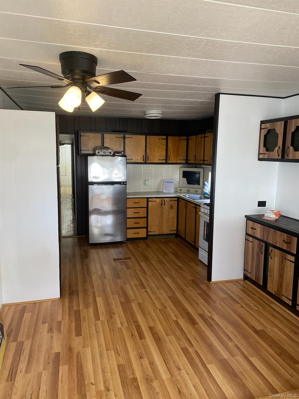 1661 Old Country Road, Unit 308