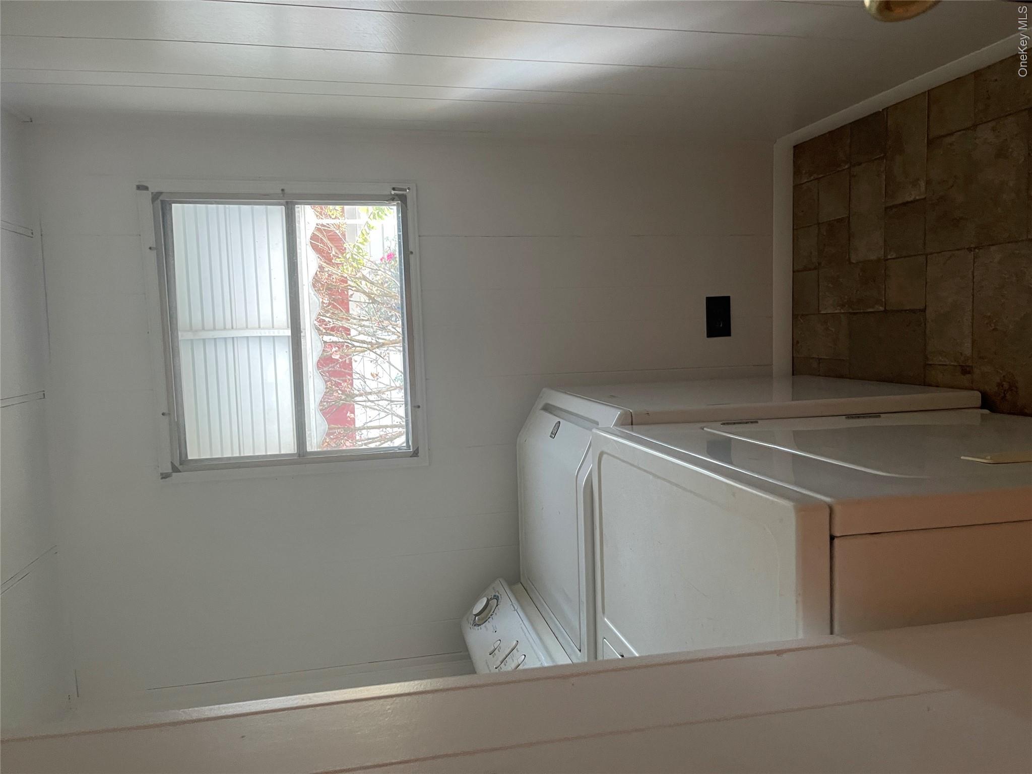 1661 Old Country Road, Unit 308 photo 10