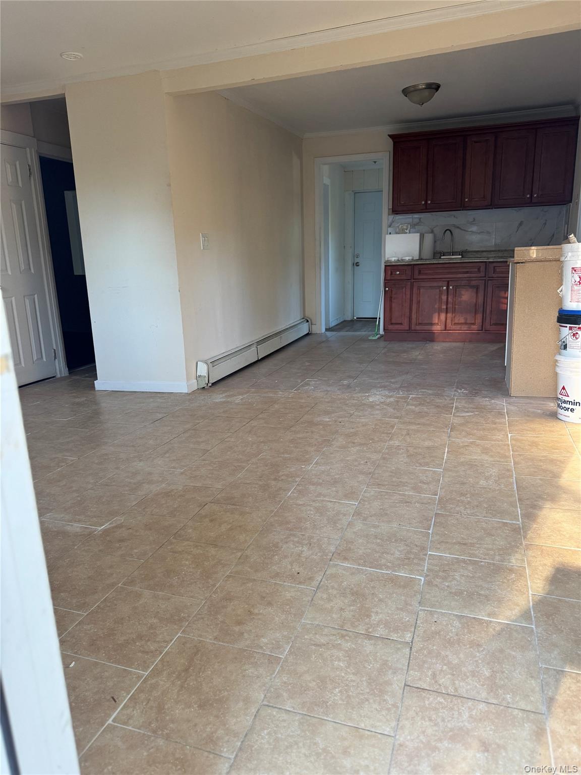 21 Lincoln Drive – For Rent photo 2