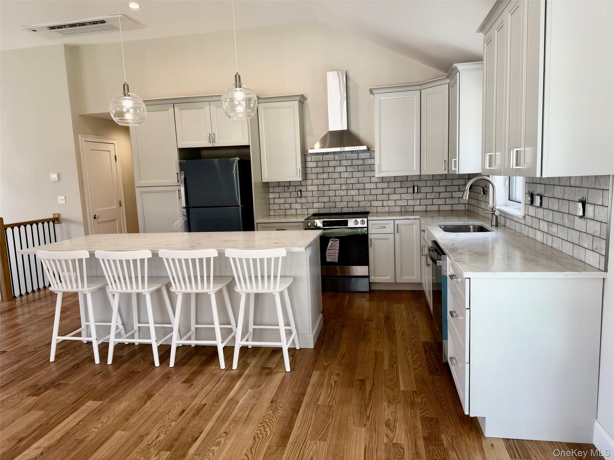 4 Webster Place – For Sale photo 8