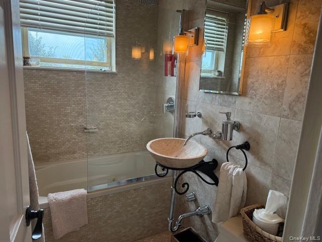5700 Arlington Avenue, Unit 4V photo 3