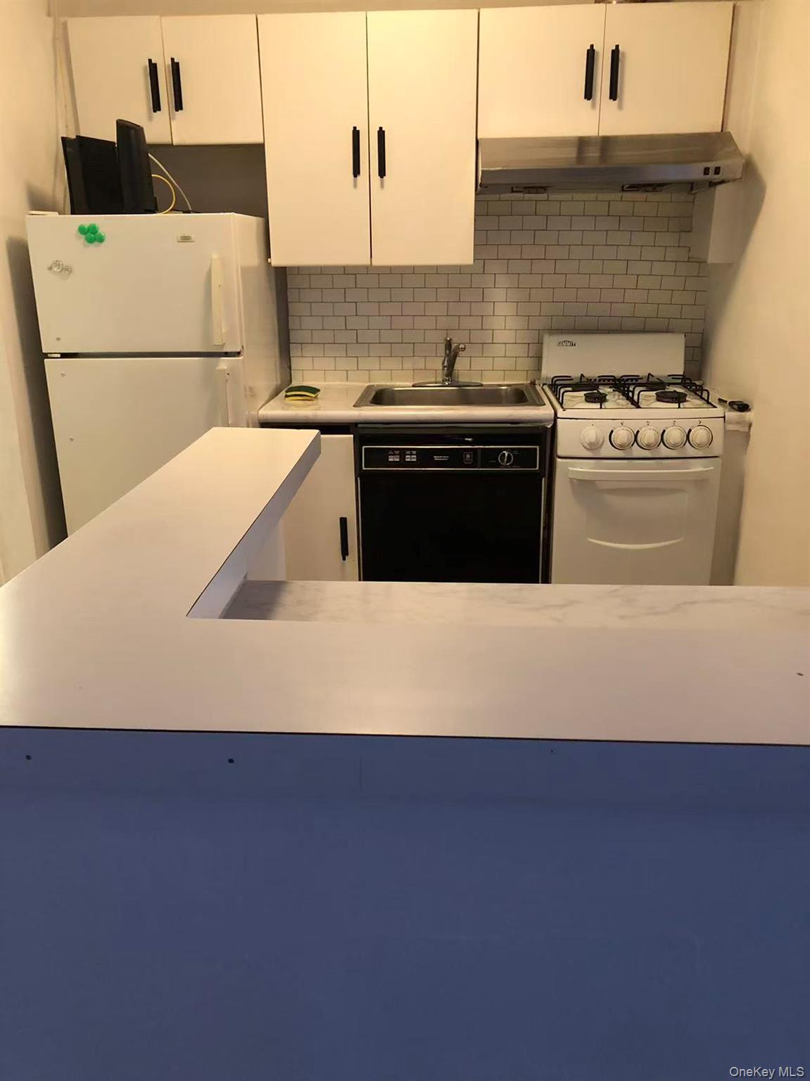 150-25 72 Nd Road, Unit 1L photo 9