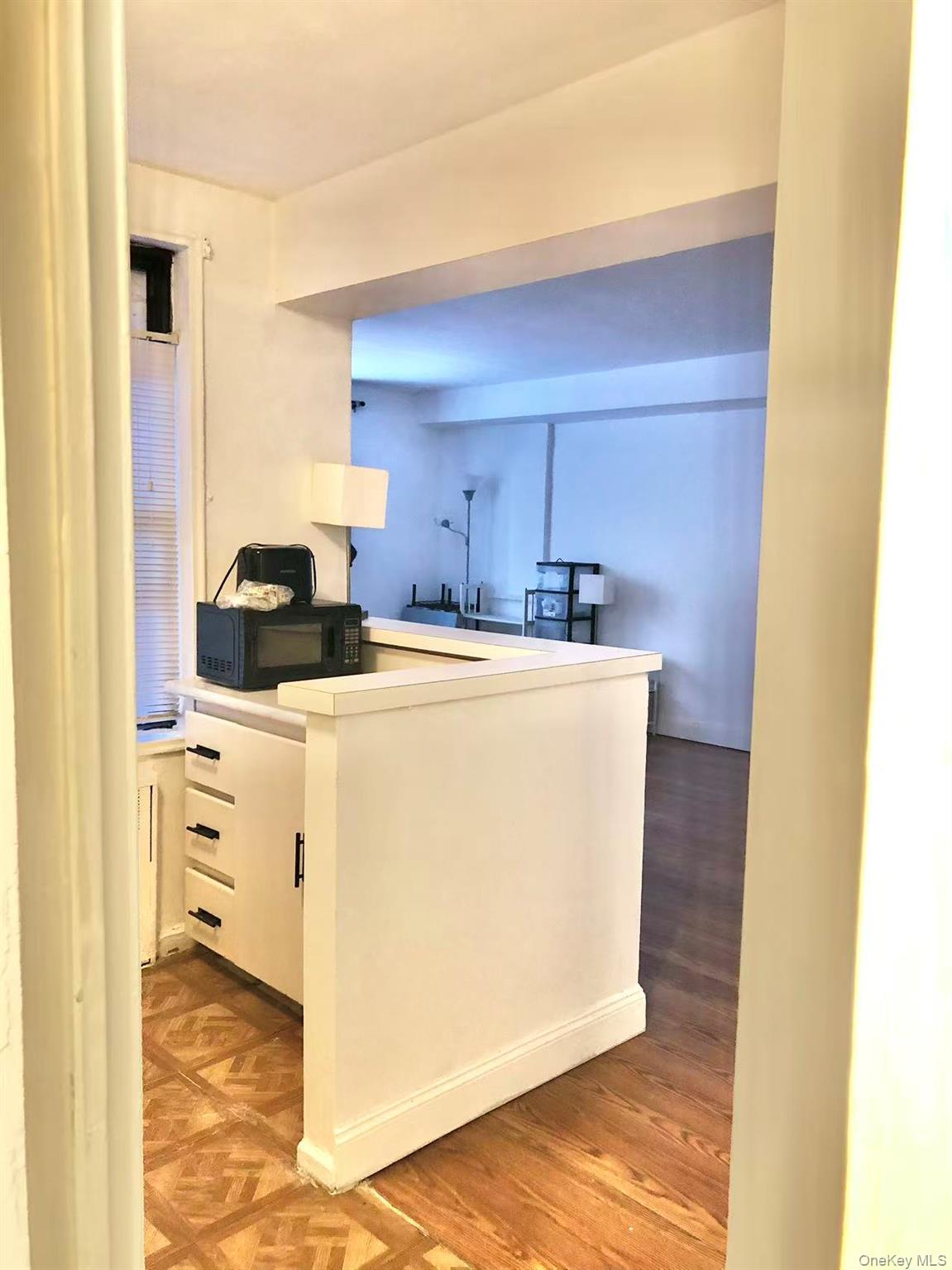150-25 72 Nd Road, Unit 1L photo 7