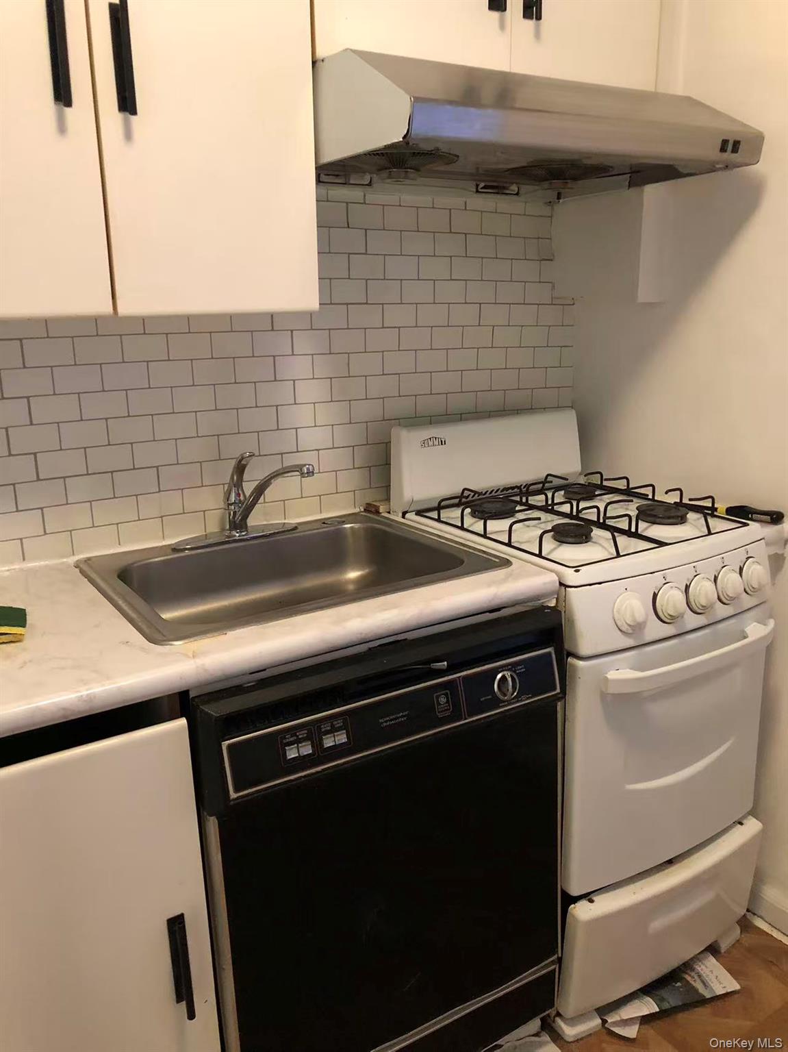 150-25 72 Nd Road, Unit 1L photo 6