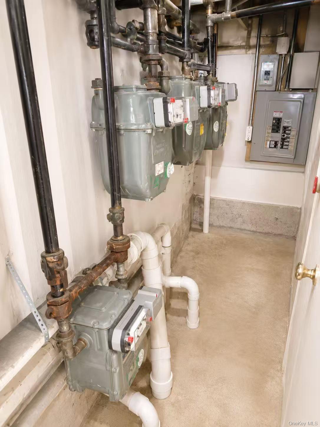 45-24 Burlington Street – For Sale photo 5