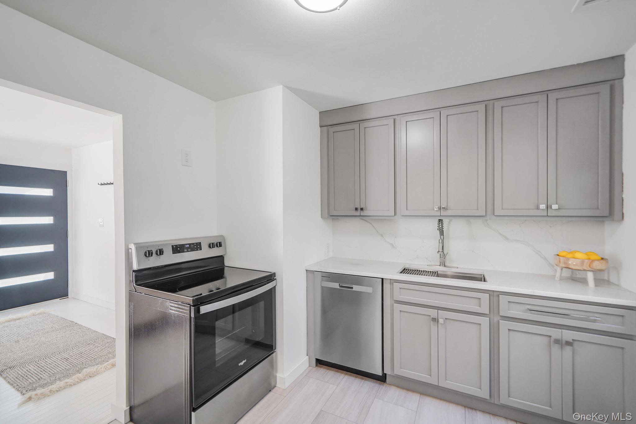 138 West Tiana Road – For Rent photo 9