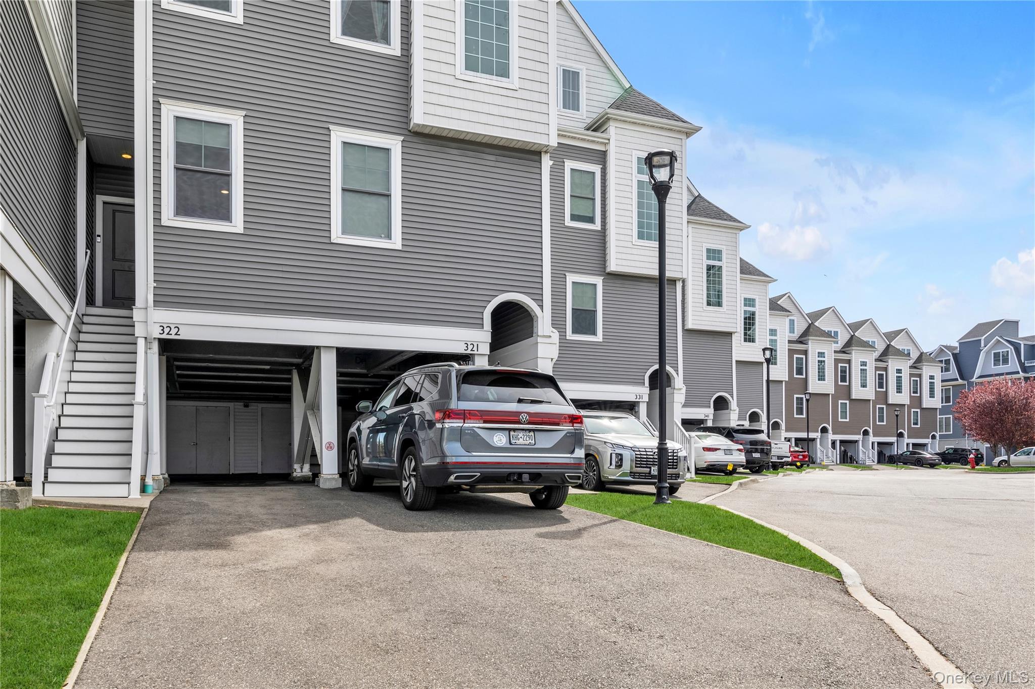 322 Marina Pointe Dr Drive – For Sale photo 3