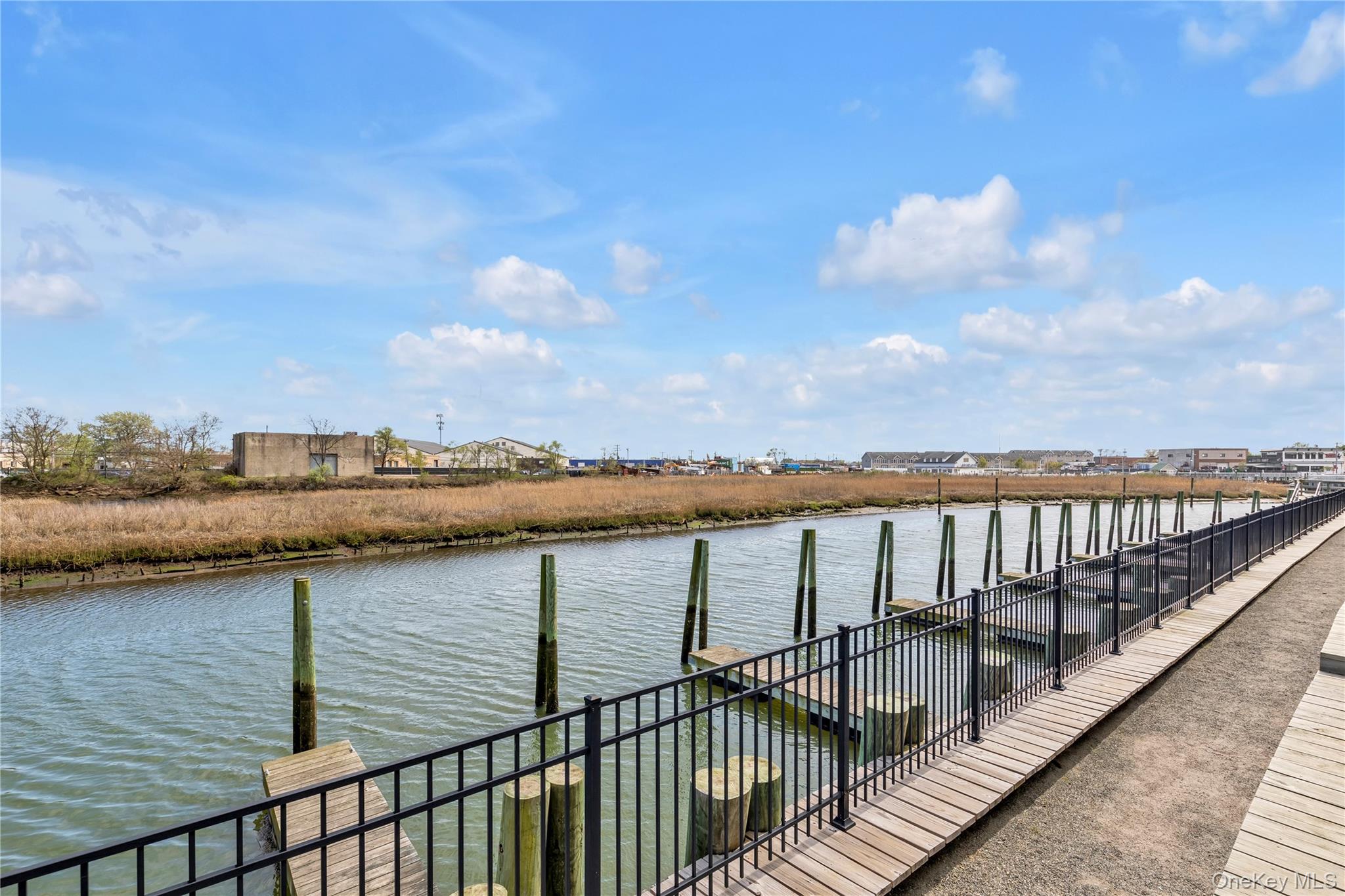 322 Marina Pointe Dr Drive – For Sale photo 4