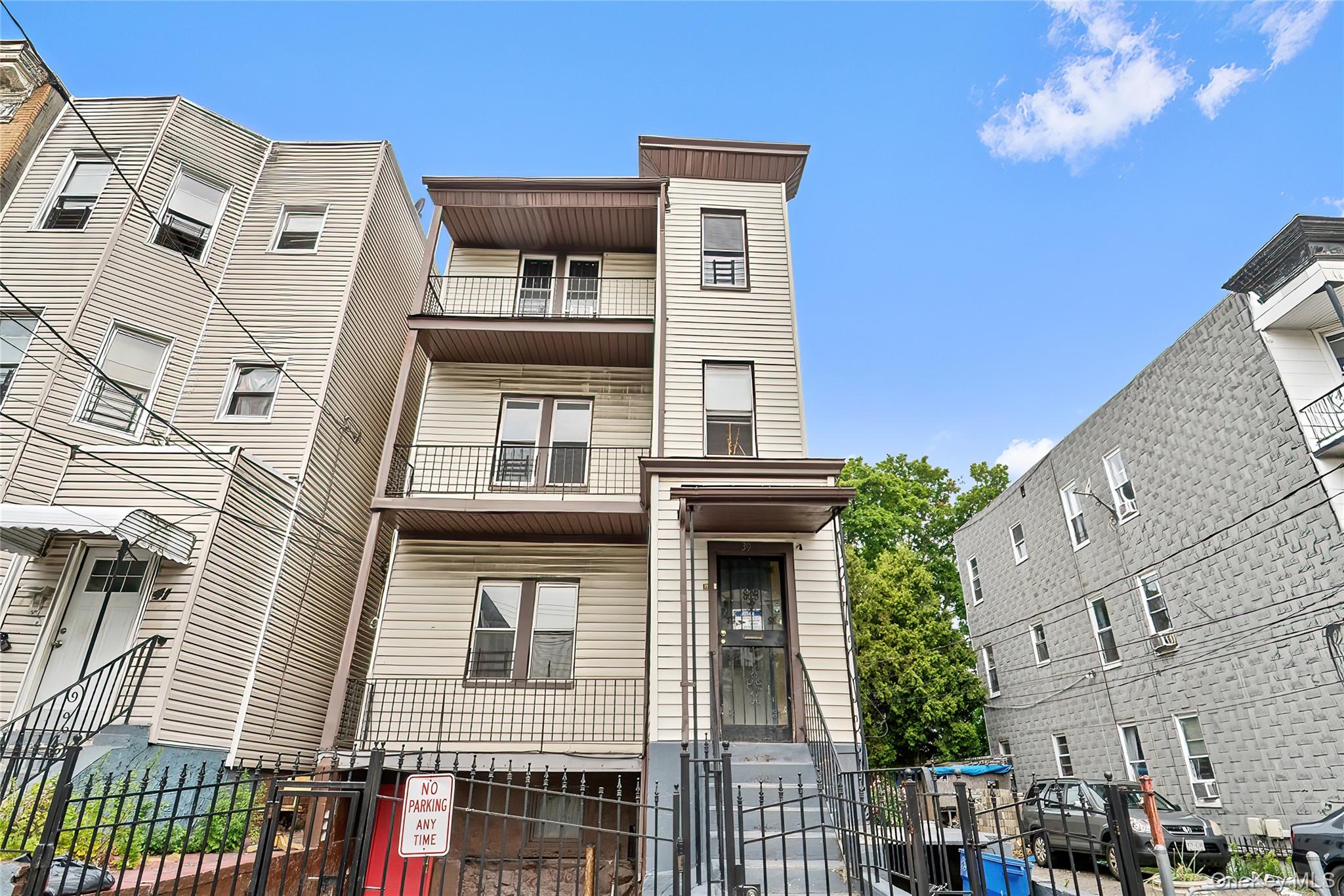 39 Victor Street, Unit 2 photo 2