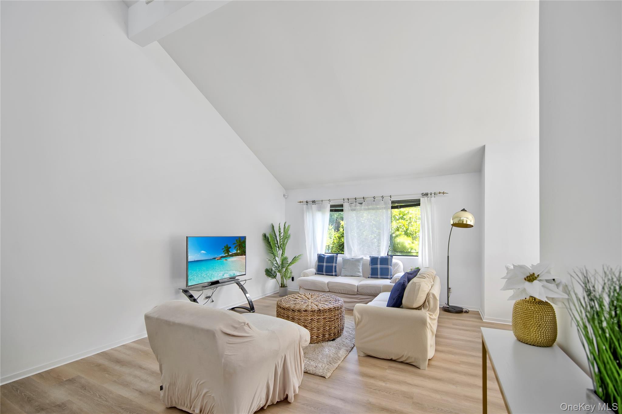 8 School Street – For Sale photo 5