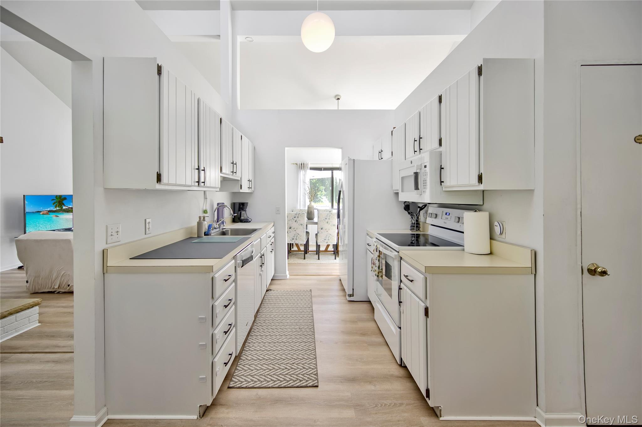 8 School Street – For Sale photo 7