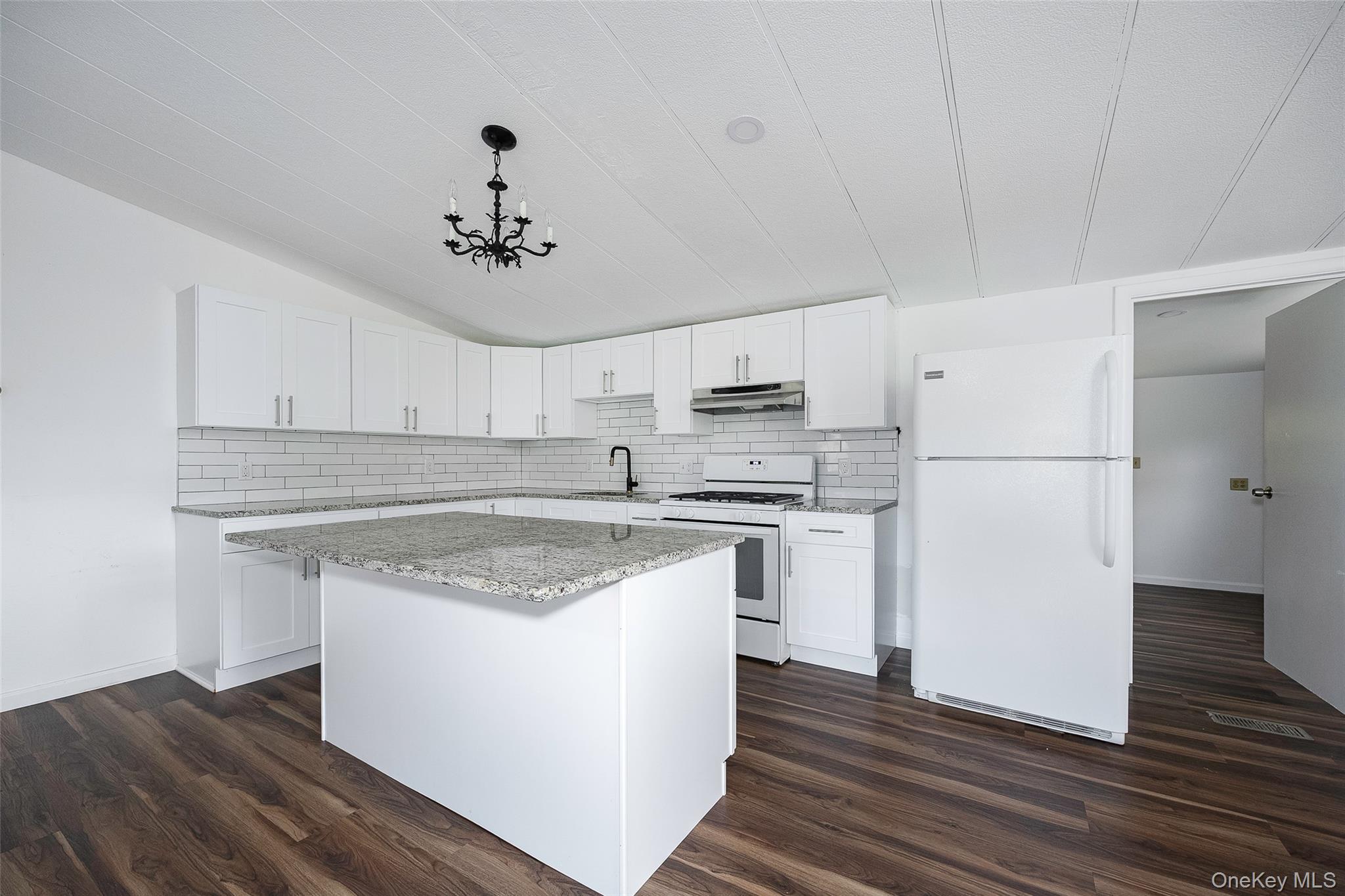 82 Lake Road – For Sale photo 6