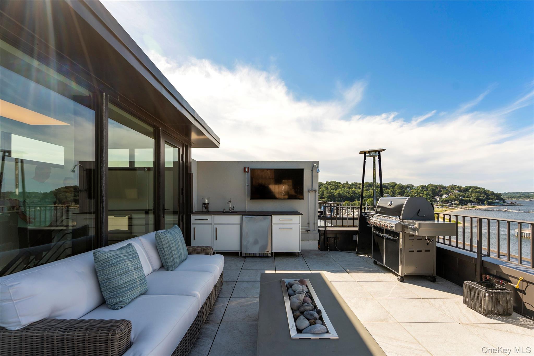 100 Garvies Point Road, Unit 1309 photo 22