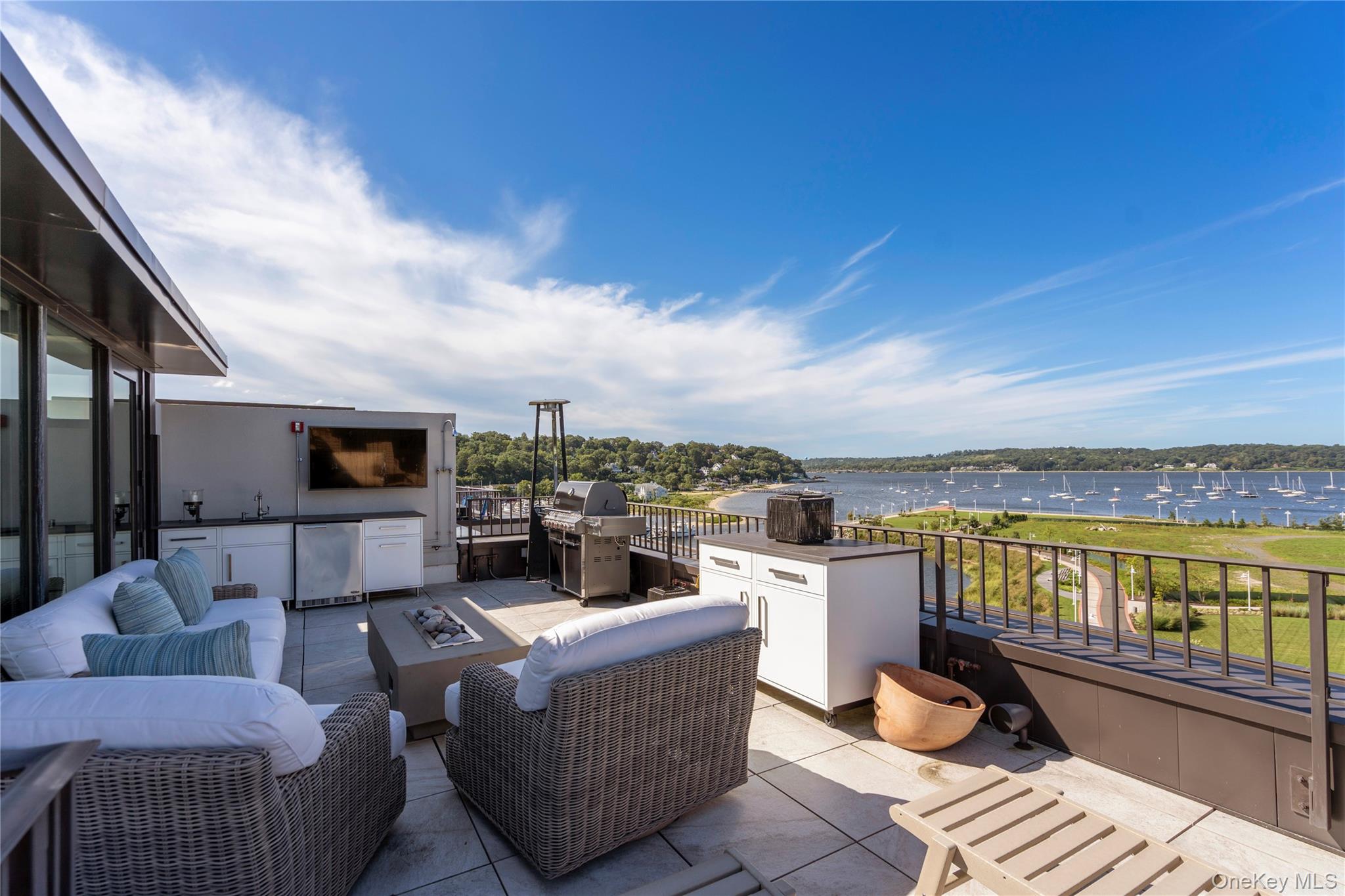 100 Garvies Point Road, Unit 1309 photo 21