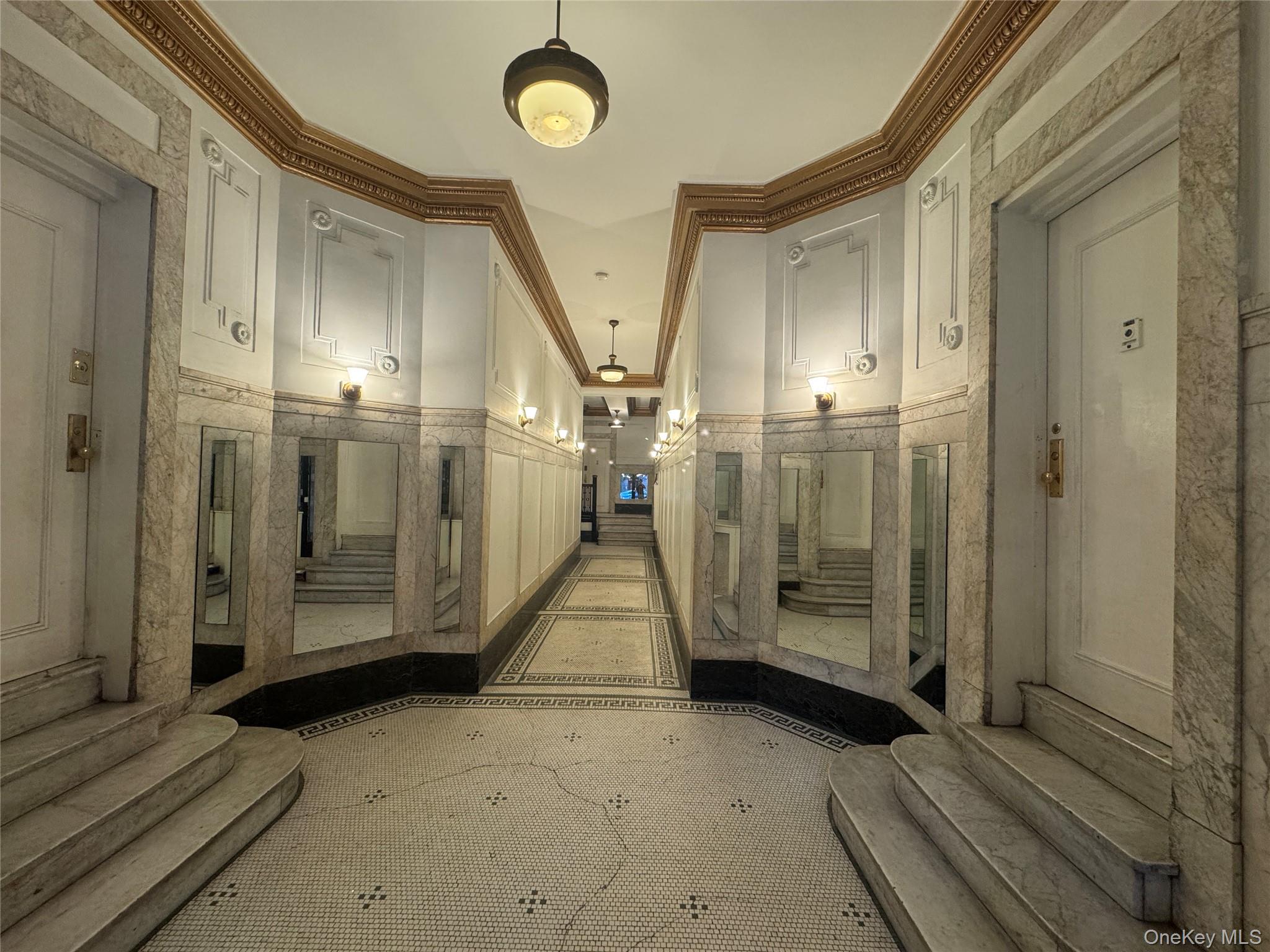 139 E 30th Street, Unit 3D photo 3