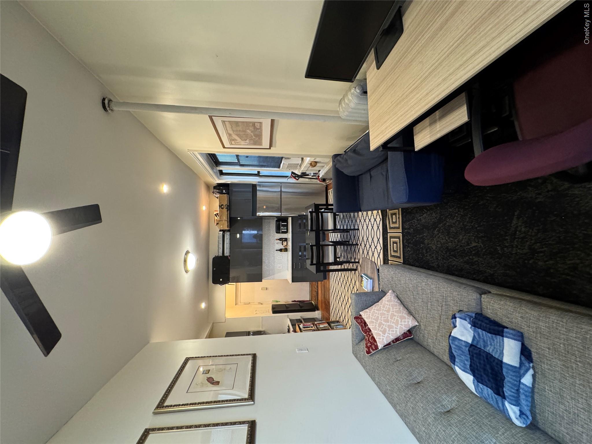 139 E 30th Street, Unit 3D photo 2