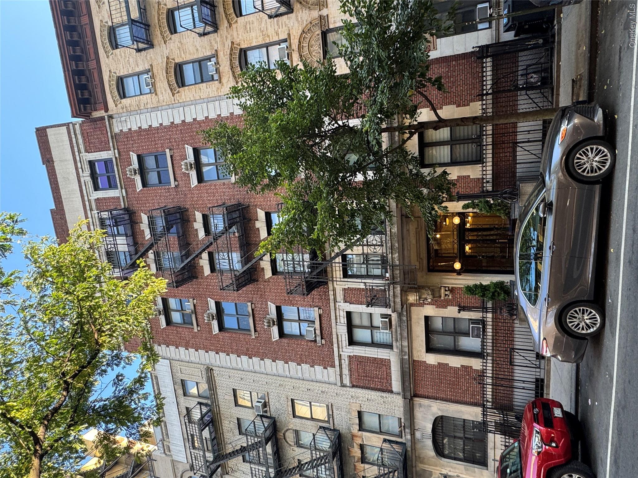 139 E 30th Street, Unit 3D