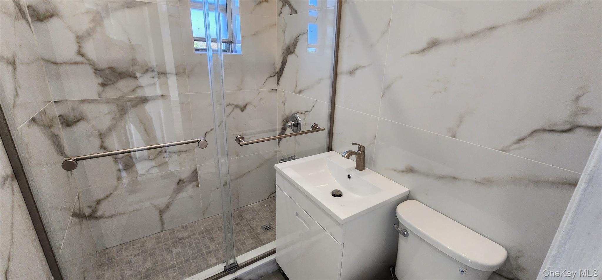 222-89 Braddock Ave, Unit 5A photo 11