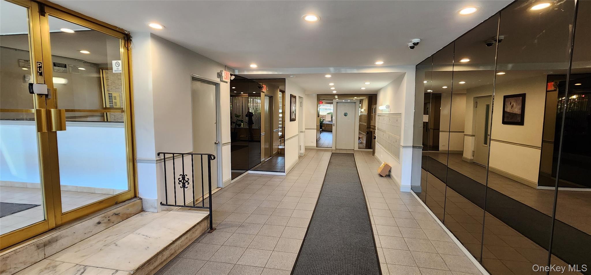 222-89 Braddock Ave, Unit 5A photo 3