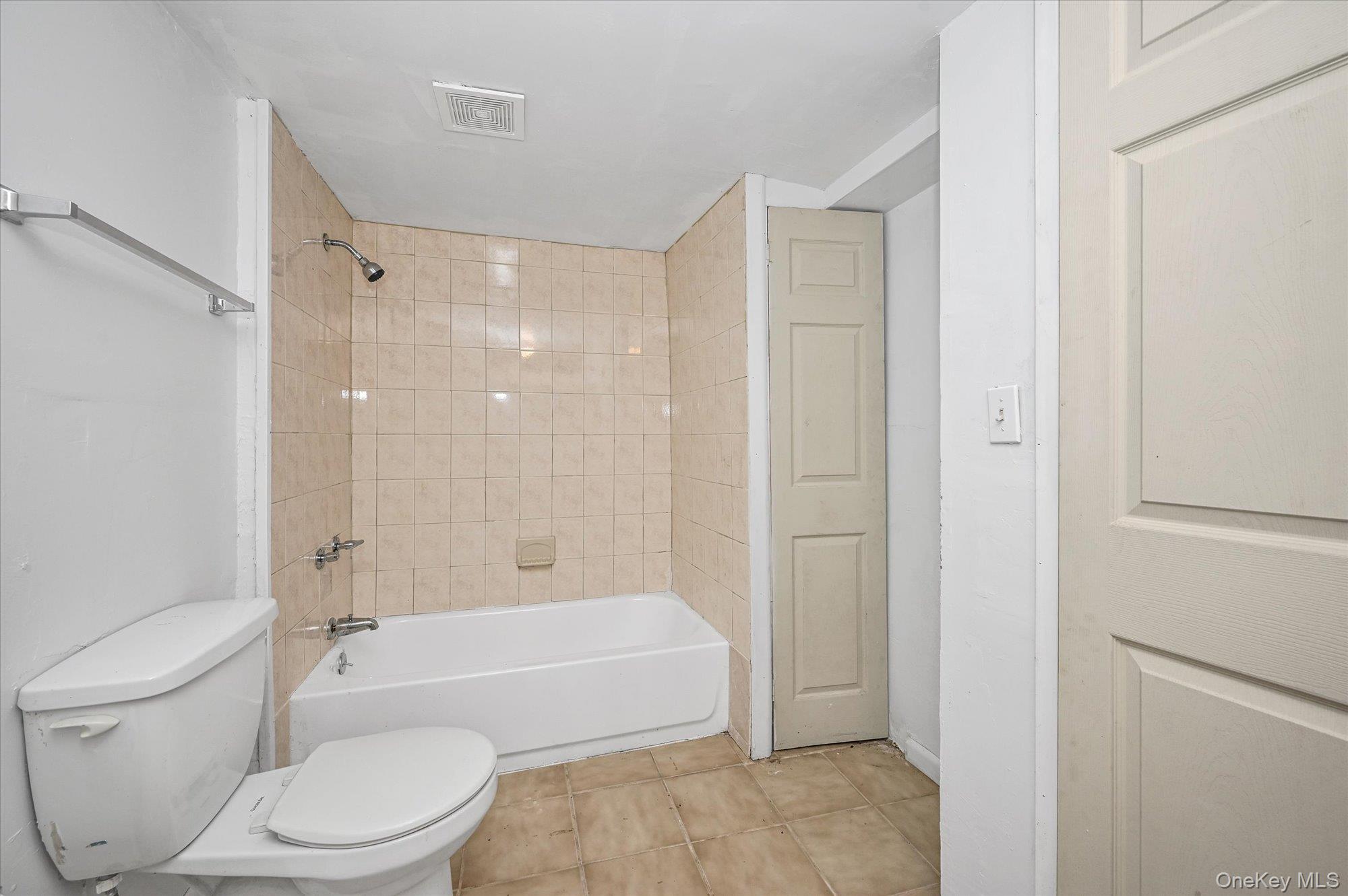 16 E Chestnut Street – For Sale photo 14