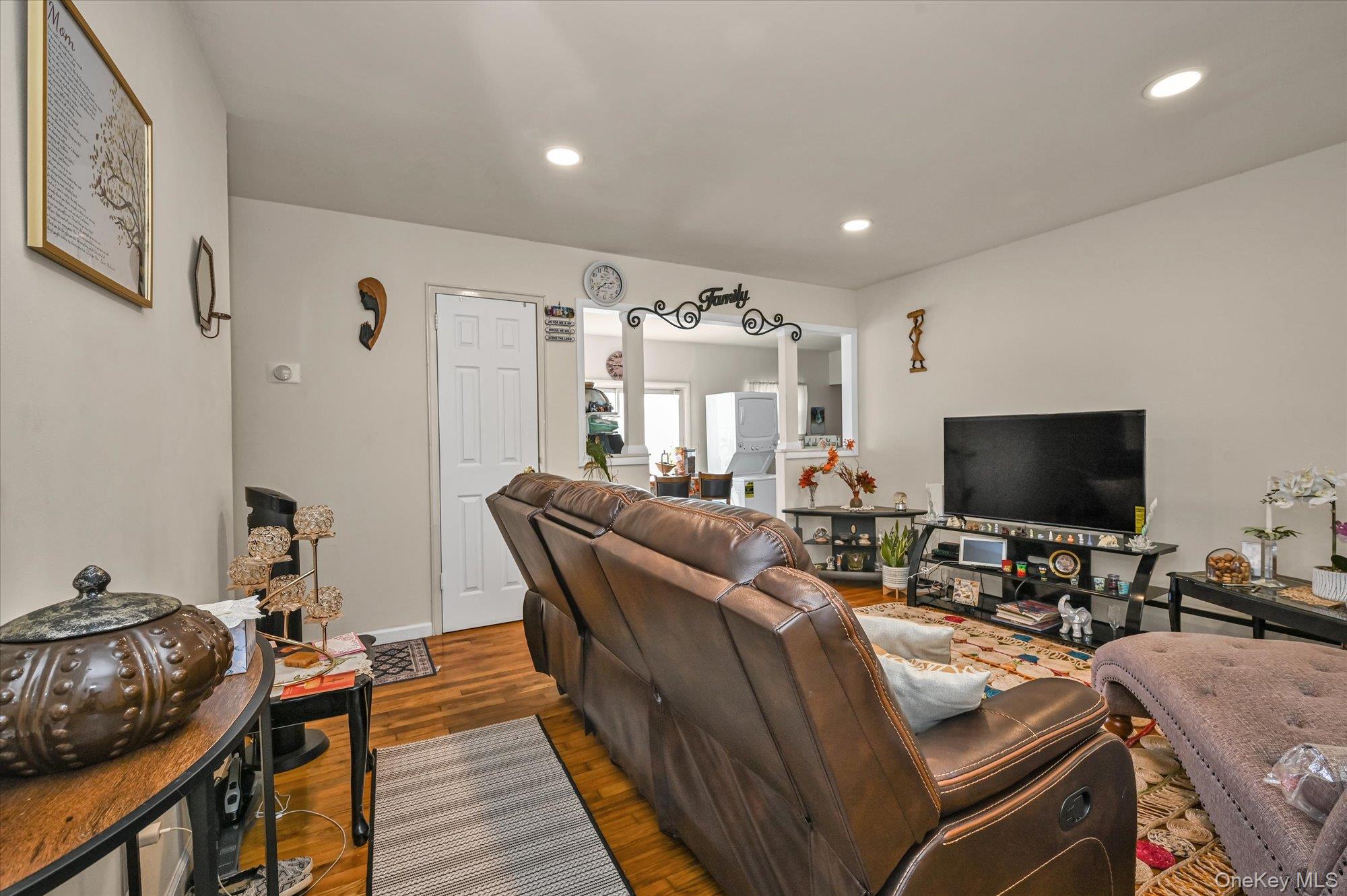 16 E Chestnut Street – For Sale photo 3