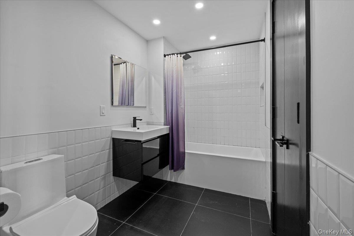 458 E 25th St, Unit 305 photo 8