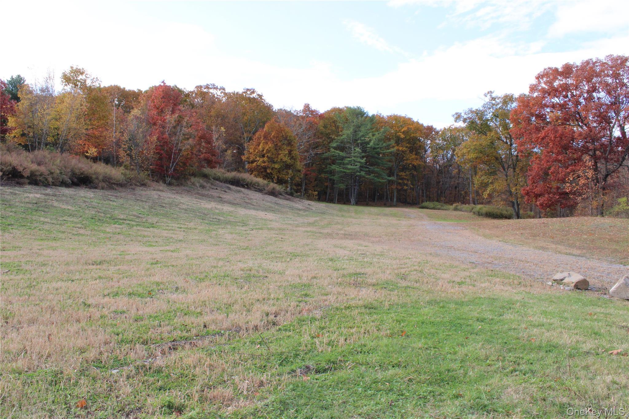 Round Lake Road – For Sale photo 4