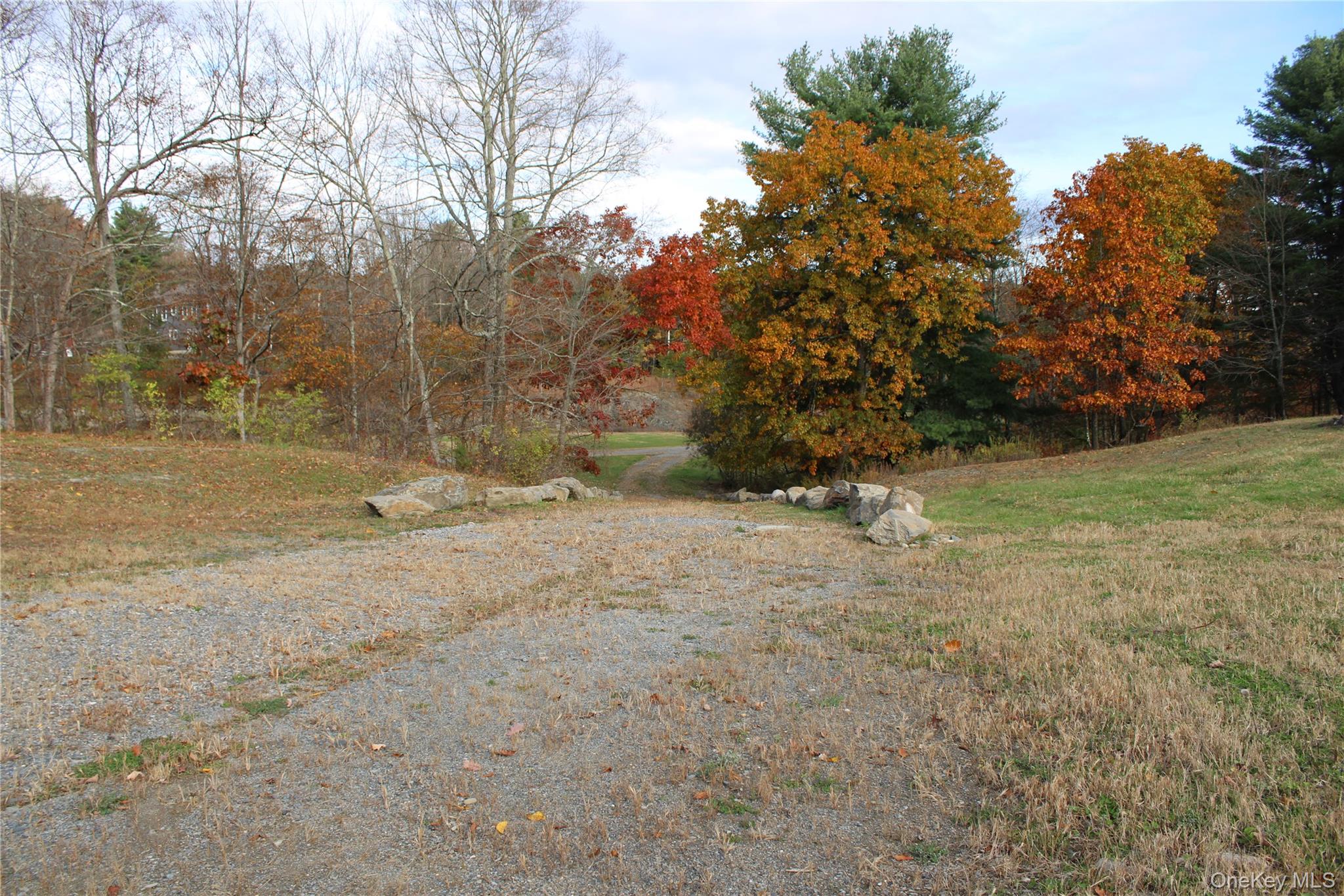 Round Lake Road – For Sale photo 8