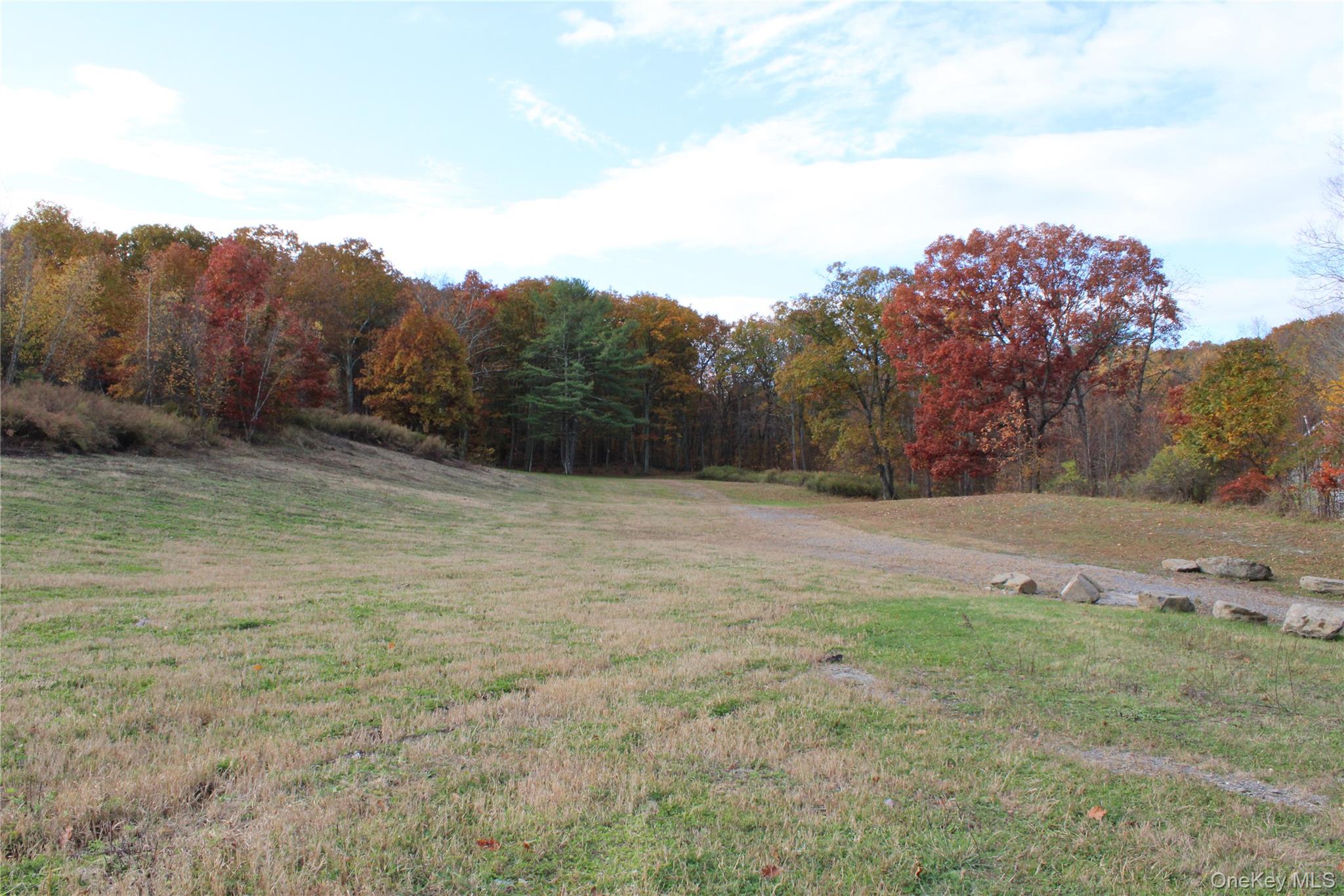Round Lake Road – For Sale photo 5