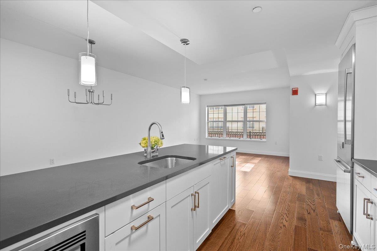 10 Byron Place, Unit 306 photo 10