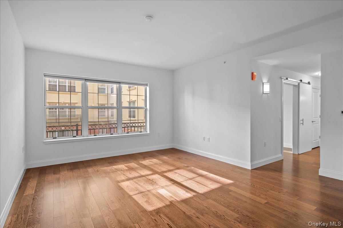 10 Byron Place, Unit 306 photo 6