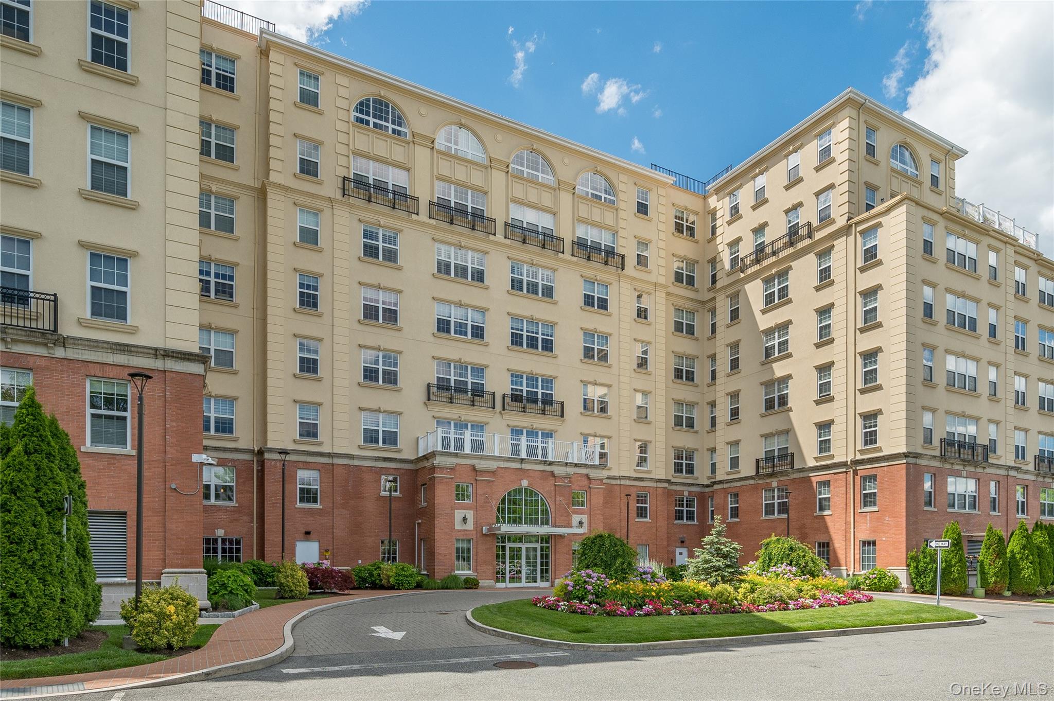 10 Byron Place, Unit 306 photo 2