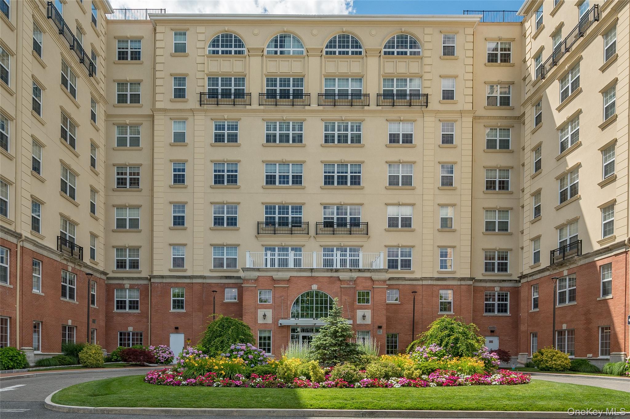 10 Byron Place, Unit 306 photo 27