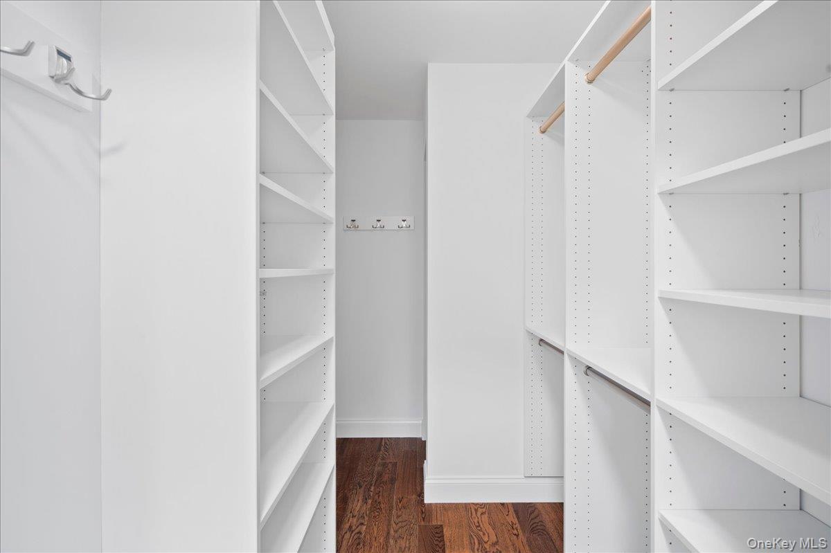 10 Byron Place, Unit 306 photo 16
