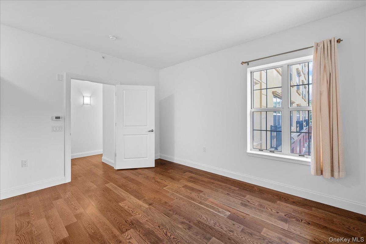 10 Byron Place, Unit 306 photo 13