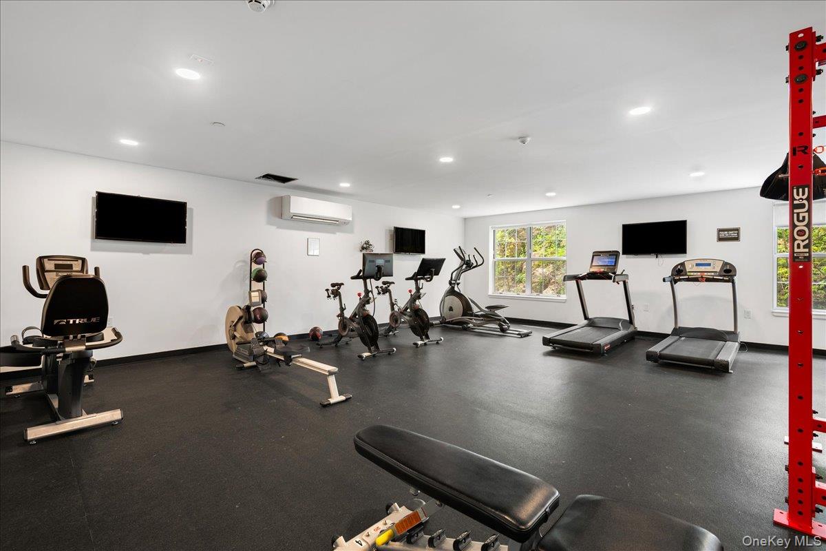 10 Byron Place, Unit 306 photo 25