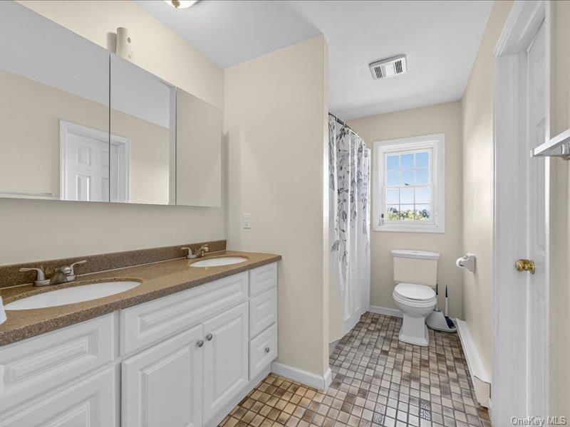 50 Cunningham Lane – For Sale photo 21