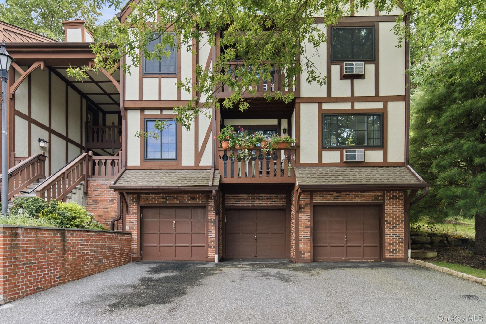66 Foxwood Circle – For Sale