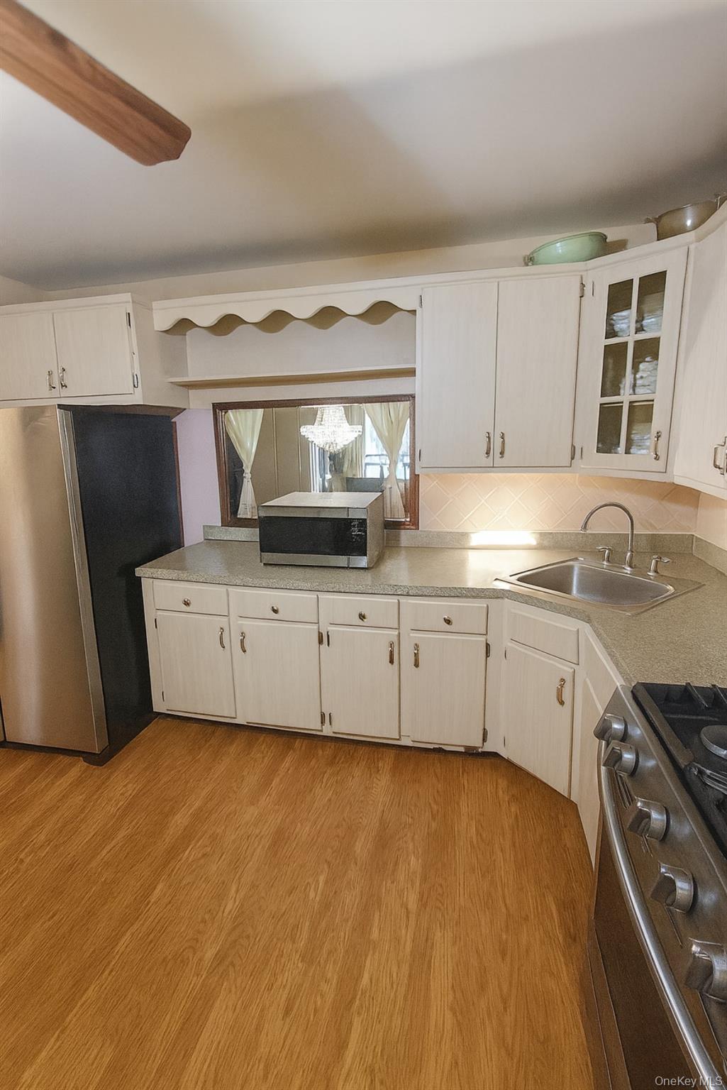 598 Shepherd Avenue – For Sale photo 4