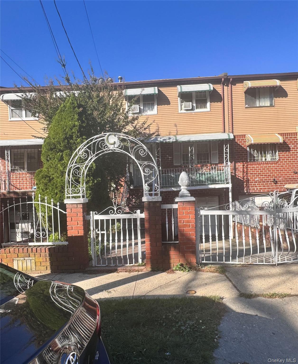 598 Shepherd Avenue – For Sale
