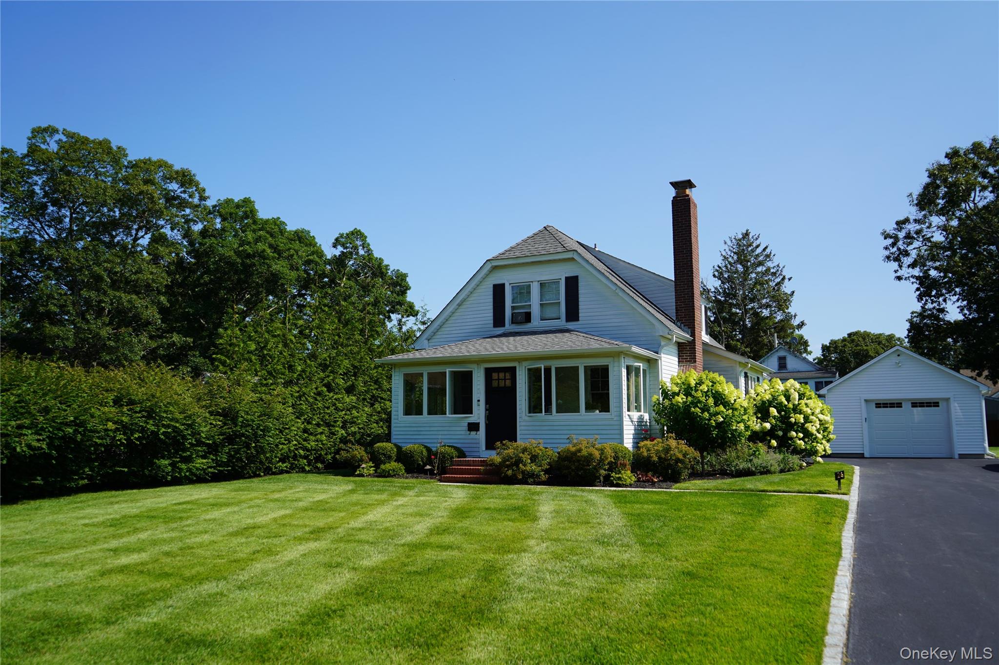 24 Pegs Lane – For Sale