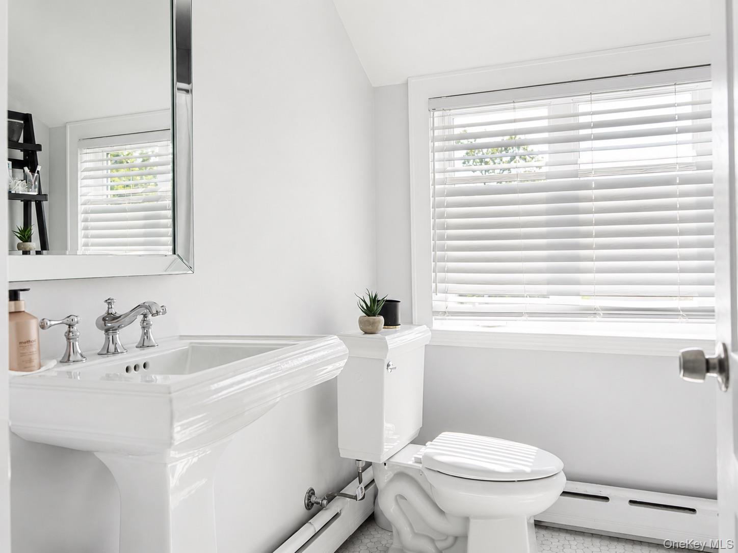 24 Pegs Lane – For Sale photo 14