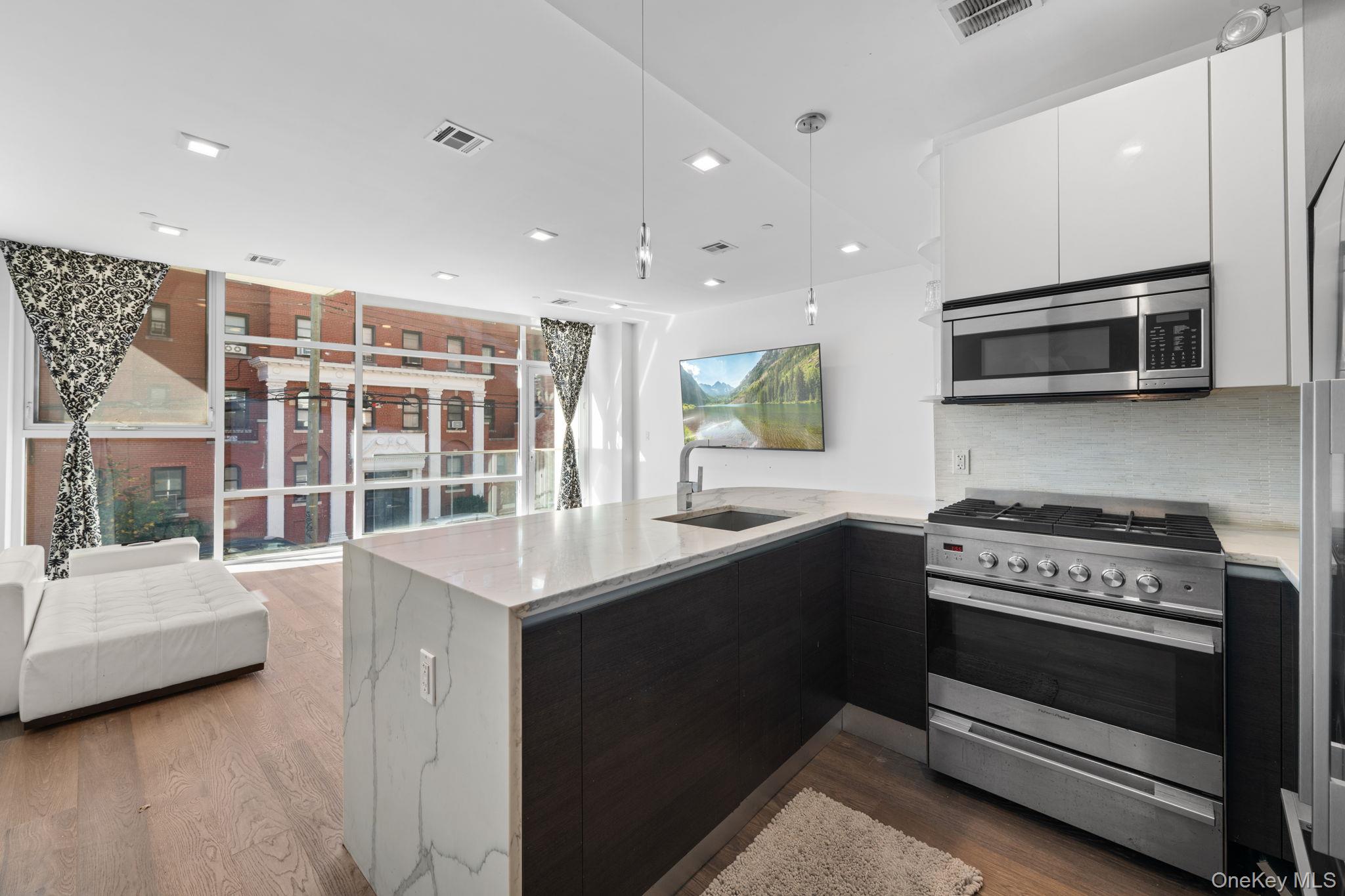 1769 E 13th Street, Unit 2B photo 3