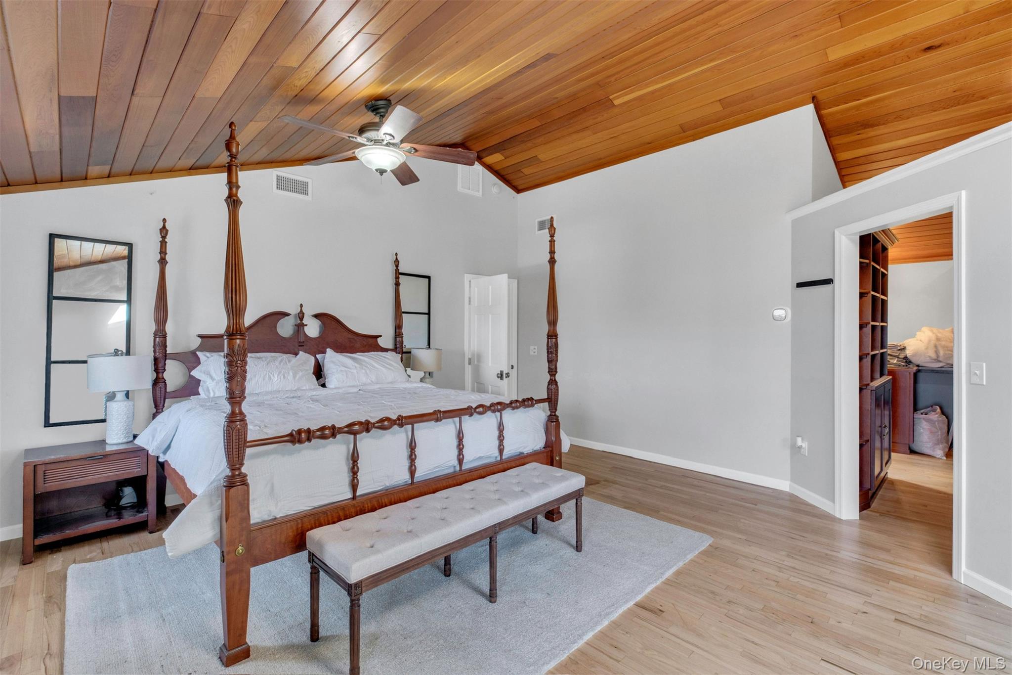 345 Colonial Road – For Rent photo 32